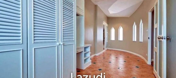 5 bedrooms Villa in Pattaya, Thailand No. 17050 5