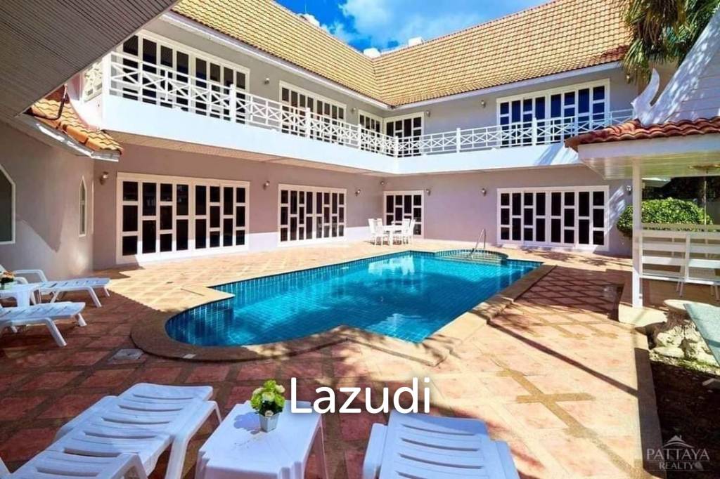 5 bedrooms Villa in Pattaya, Thailand No. 17050