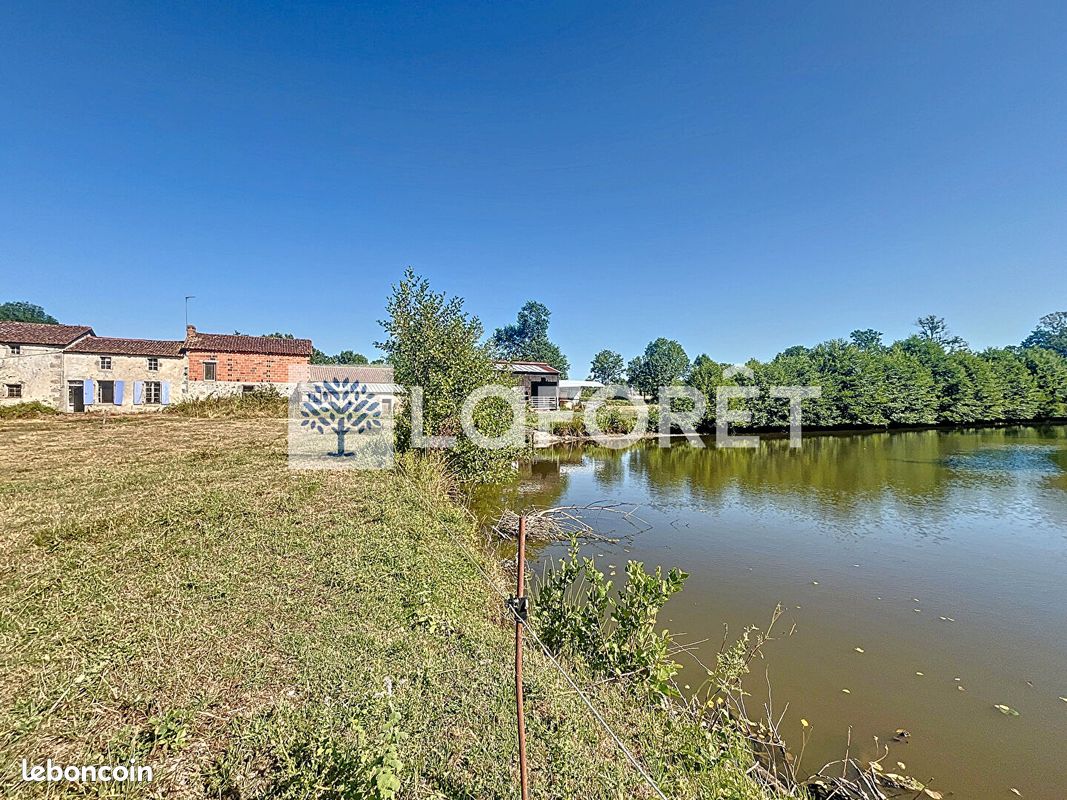 Casa de 1 dormitorio en Deux-Sevres, France No. 286049