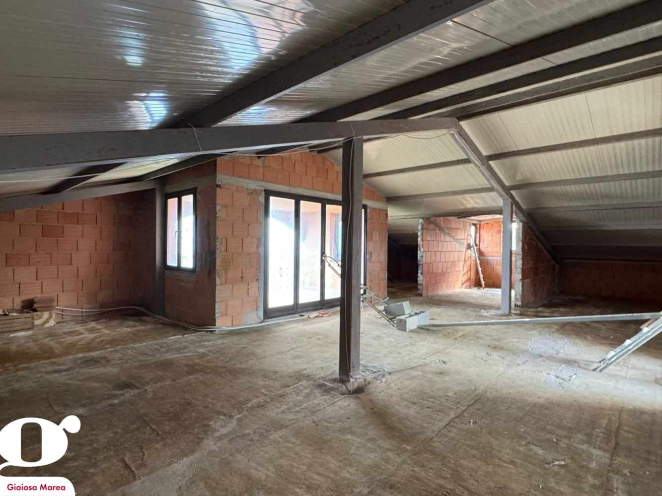 5-salle Maison à Brolo, Italy No. 293940