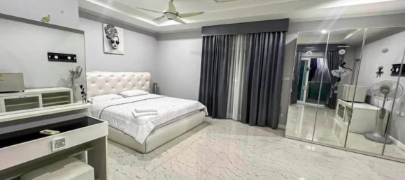 6 bedrooms Villa in Pattaya, Thailand No. 22435 5