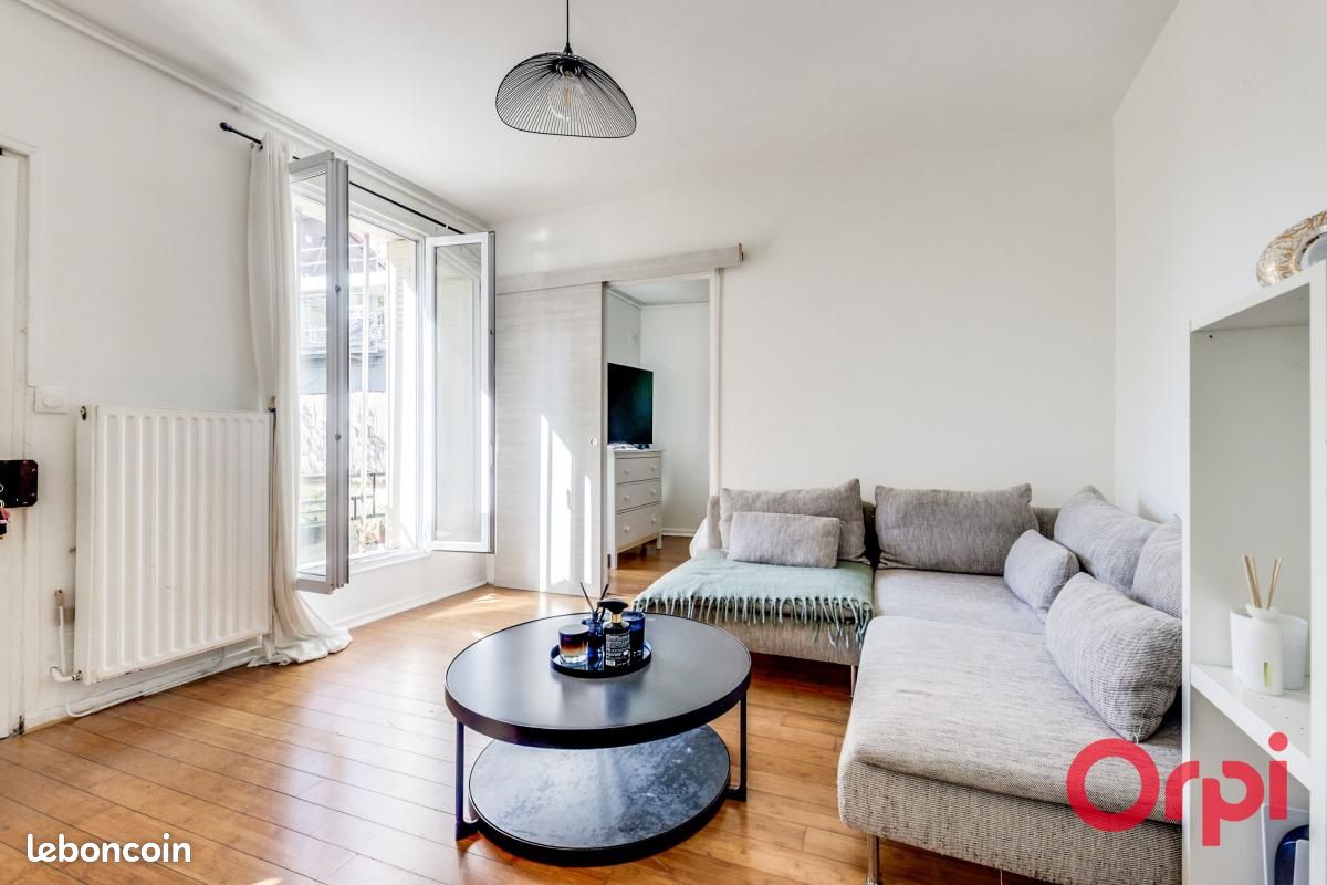 Apartamento de 1 dormitorio en Les Lilas, France No. 328796