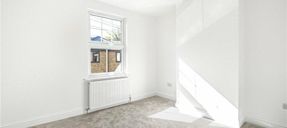 2 bedrooms House in Surrey, United Kingdom No. 8572 18