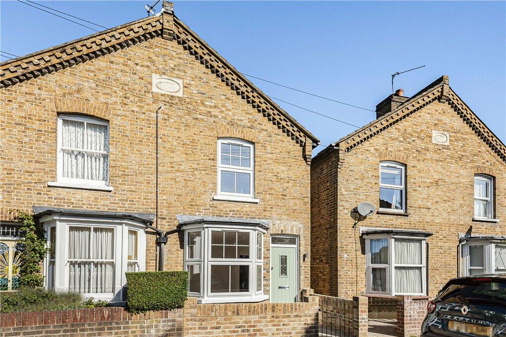 2 bedrooms House in Surrey, United Kingdom No. 8572