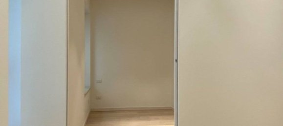 2 rooms Apartment in Parma, Italy No. 81009 9