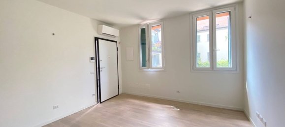 2 rooms Apartment in Parma, Italy No. 81009 39