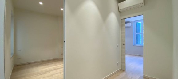 2 rooms Apartment in Parma, Italy No. 81009 10