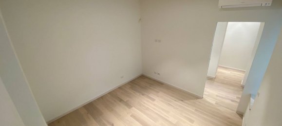 2 rooms Apartment in Parma, Italy No. 81009 12