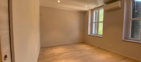 2 rooms Apartment in Parma, Italy No. 81009 2