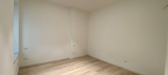 2 rooms Apartment in Parma, Italy No. 81009 11