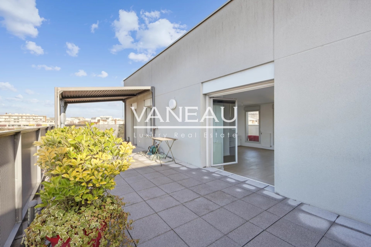 Квартира с 4 комнатами в Малакофф, Франция № 138463