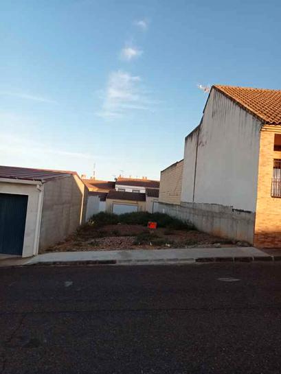  قطعة أرض في Lobon, Spain 211متر مربع رقم 229600