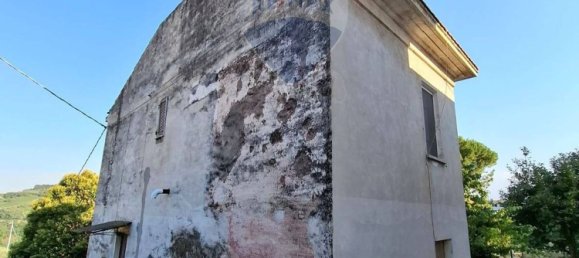 3 bedrooms House in Miglianico, Italy No. 331393 2