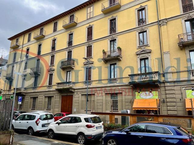 4 rooms Apartment in Milan, Italy No. 244672
