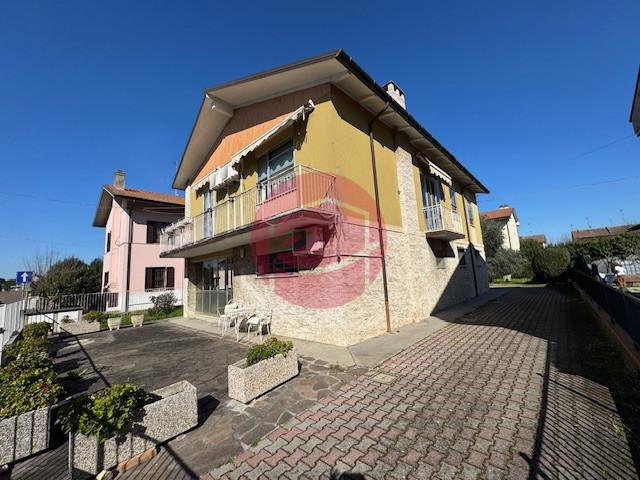 5 rooms House in Cesena, Italy No. 63631
