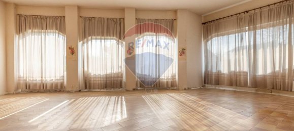 Villa T3 em Ispra, Italy N.º 149586 6