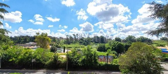 4 rooms Apartment in Rome, Italy No. 215003 2