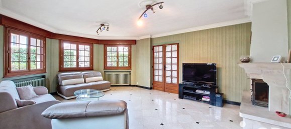 5 bedrooms House in Pont-de-Cheruy, France No. 192783 6