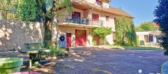 5 bedrooms House in Pont-de-Cheruy, France No. 192783 3