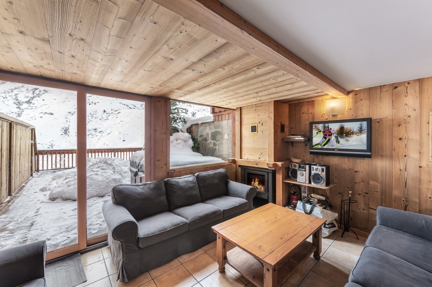 5 bedrooms Apartment in Les Belleville, France No. 473