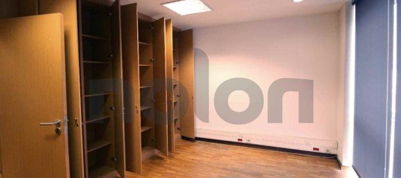 Офис 197м² в Порту, Португалия № 63791 11