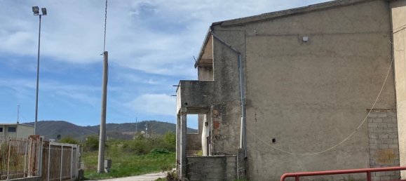 Edifício em Tito, Italy 348 m² N.º 256862 3