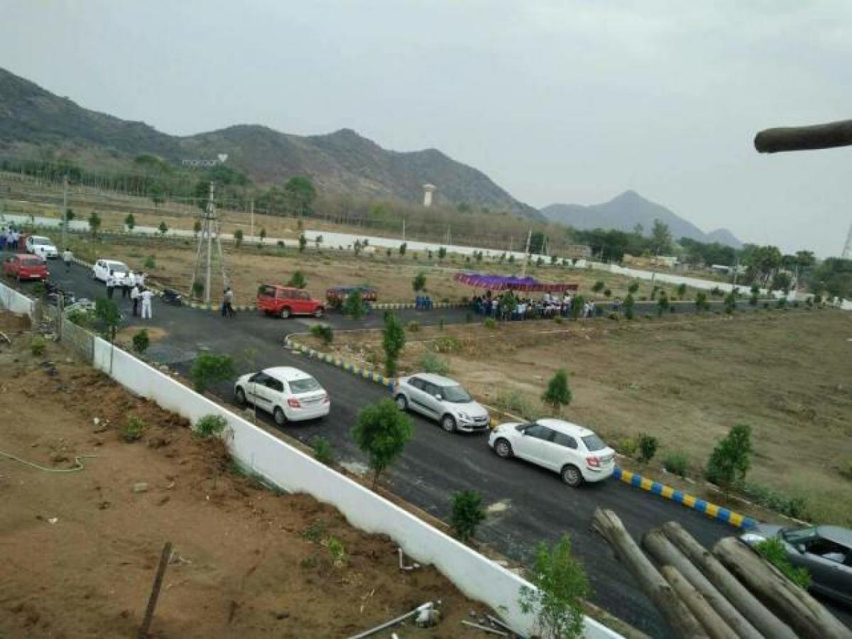 Grundstück in Guntur, India, Nr. 33023