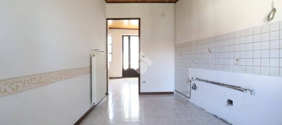 2 Schlafzimmer Wohnung in Udine, Italy, Nr. 14413 9