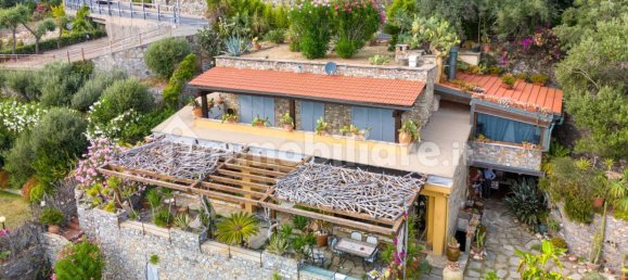 5 غرف نوم فيلا في Recco, Italy رقم 213172 23