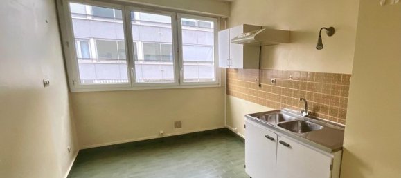 Квартира с 3 спальнями в Бурж, Франция № 84692 2