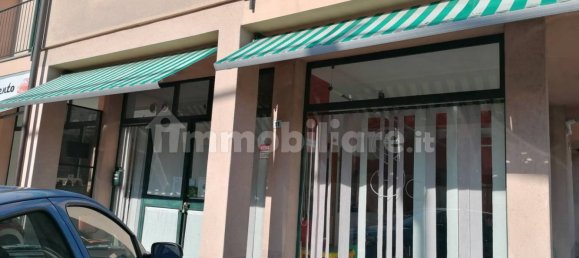 Коммерческая недвижимость с 2 комнатами в Альбавилла, Италия № 213236 7