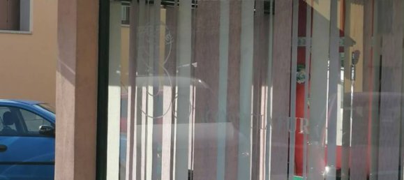 Коммерческая недвижимость с 2 комнатами в Альбавилла, Италия № 213236 2