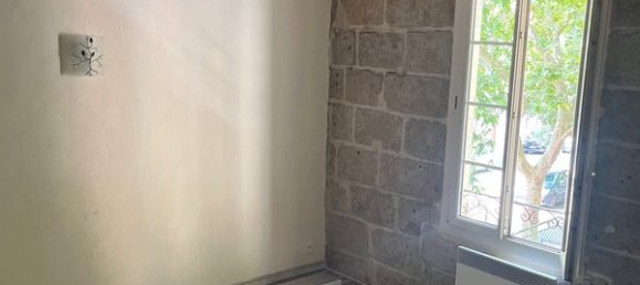 Apartamento de 3 dormitorios en Vauvert, France No. 284400 3