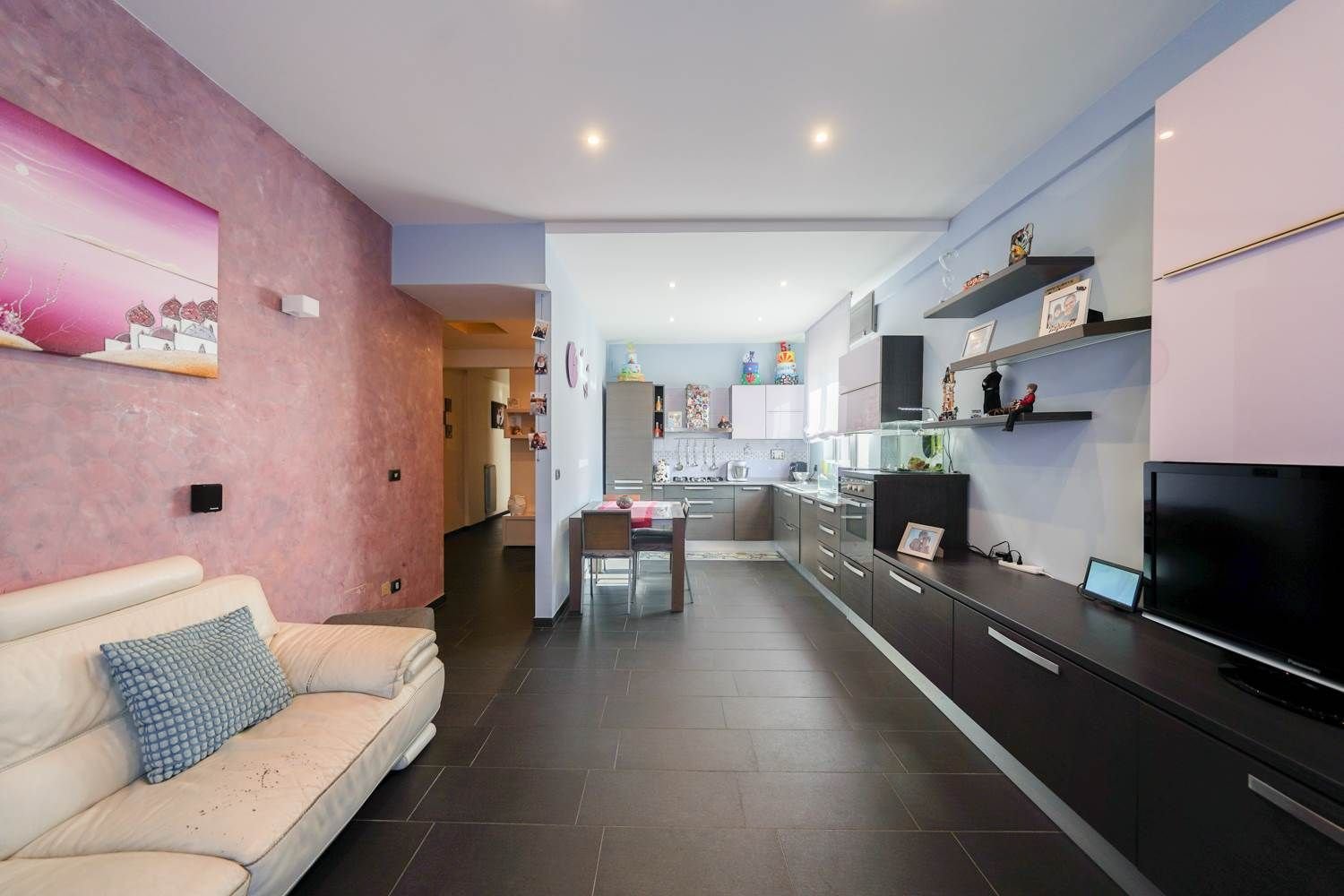 4 rooms Apartment in Palo del Colle, Italy No. 43364