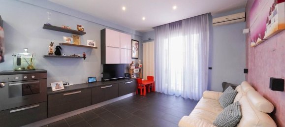 4 rooms Apartment in Palo del Colle, Italy No. 43364 2