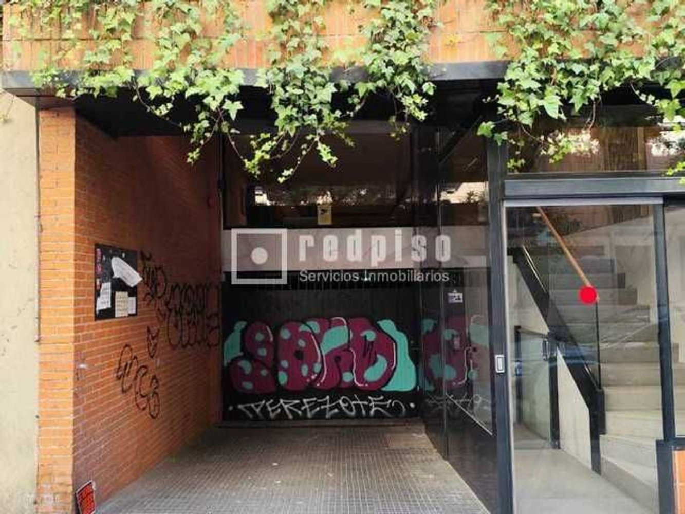 Garage à Madrid, Spain 8m² No. 157940