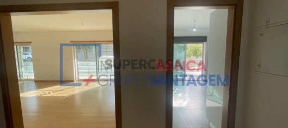 3 Schlafzimmer Doppelhaus in Barreiro, Portugal, Nr. 209769 8