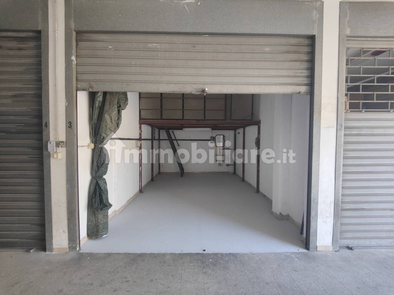 Garage in Modugno, Italy 23m², Nr. 302915