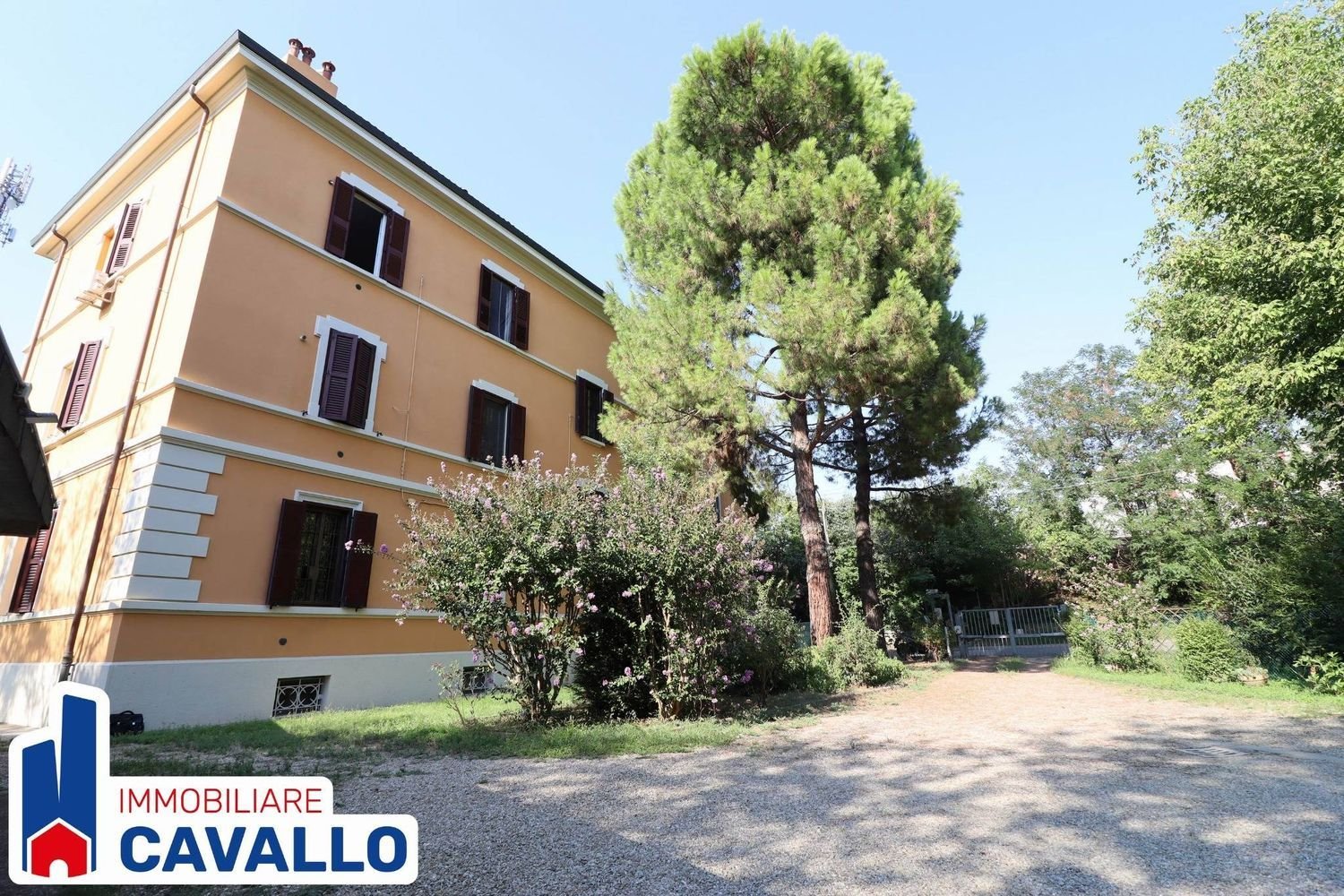 4 Schlafzimmer Wohnung in Bologna, Italy, Nr. 346745