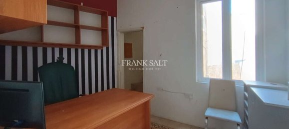  Shop in Birkirkara, Malta No. 13199 8