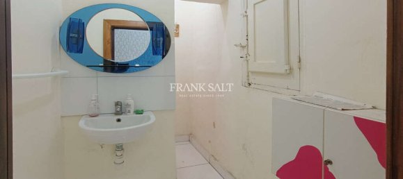  Shop in Birkirkara, Malta No. 13199 4