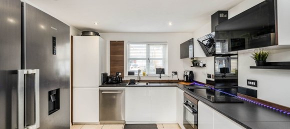  House in Swansea, United Kingdom No. 1916 4