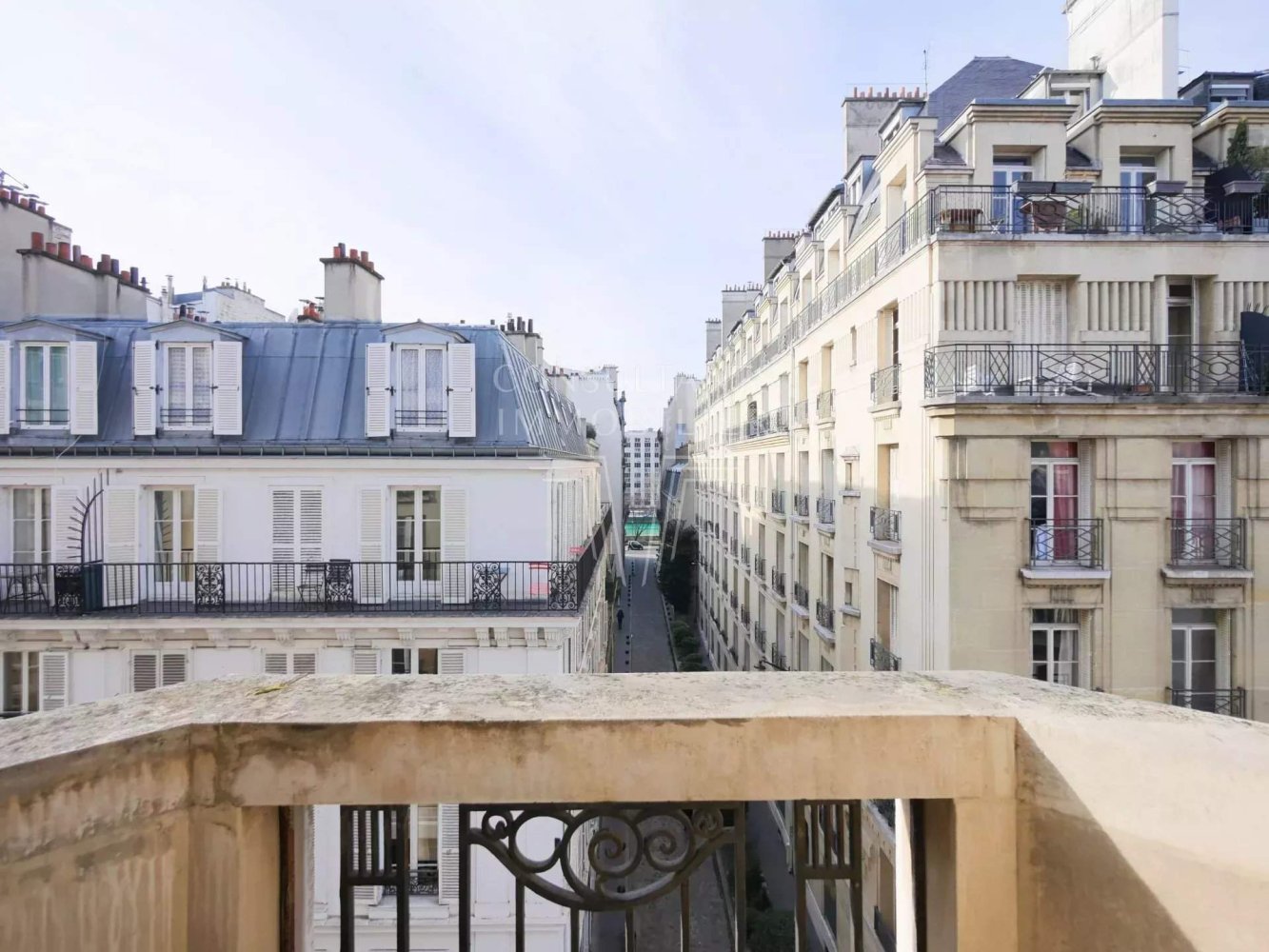 4 bedrooms Apartment in Paris, France No. 120539