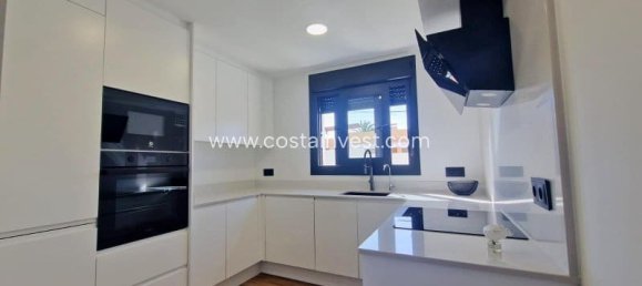 Casa de 3 dormitorios en Torrevieja, Spain No. 182087 5