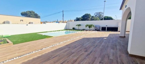 Casa de 3 dormitorios en Torrevieja, Spain No. 182087 12