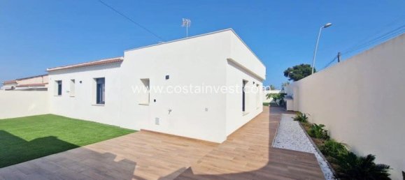 Casa de 3 dormitorios en Torrevieja, Spain No. 182087 14