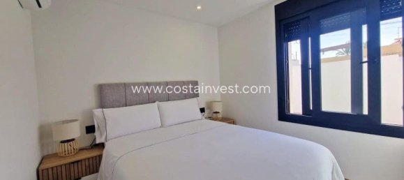 Casa de 3 dormitorios en Torrevieja, Spain No. 182087 6