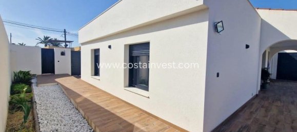 Casa de 3 dormitorios en Torrevieja, Spain No. 182087 13