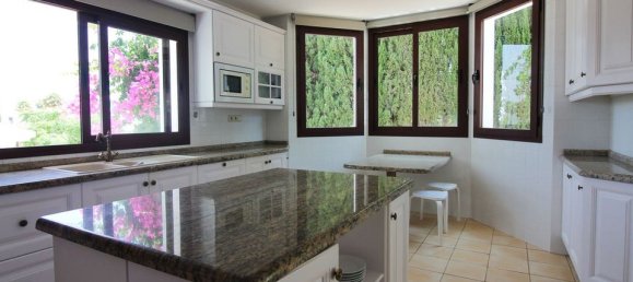 3 Schlafzimmer Villa in Estepona, Spain, Nr. 186108 6