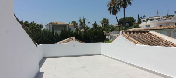 3 Schlafzimmer Villa in Estepona, Spain, Nr. 186108 18